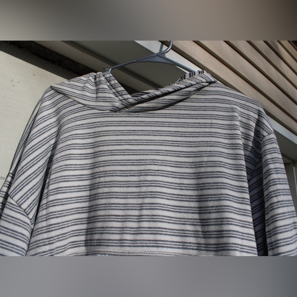 Billa Bong Large Striped Hoodie - Picture 4 of 7